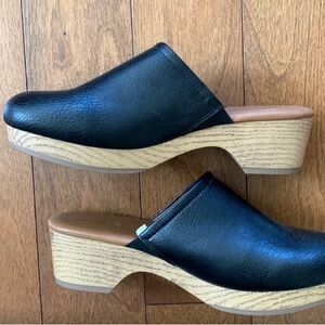 Universal Thread Black Wood Heel Clogs Wms 8.5